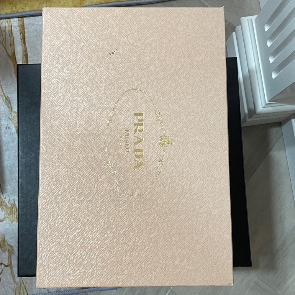 Light Pink Medium Prada empty shoe box - Picture 3 of 9